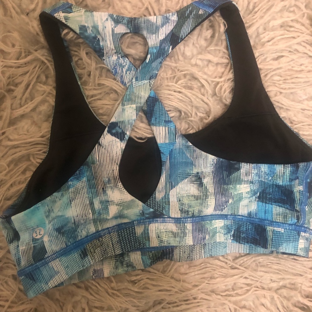 Lululemon sports bra